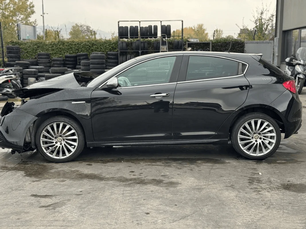 ALFA ROMEO GIULIETTA (X7) - immagine 3