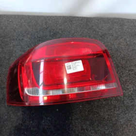 Fanale post. parte est.