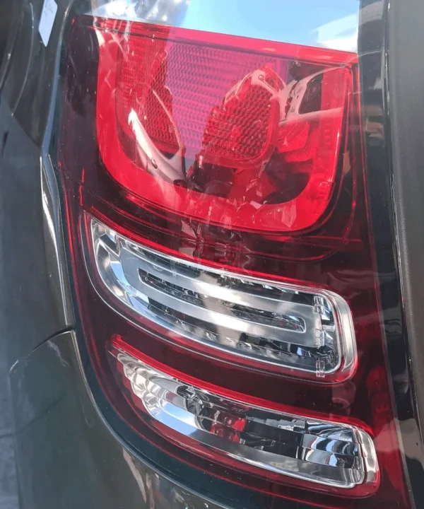 Fanale post. parte est.