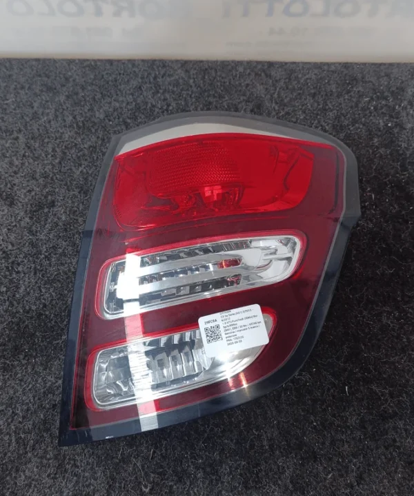 Fanale post. parte est.