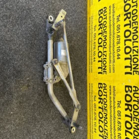 Meccanismo tergiparabrezza con motorino