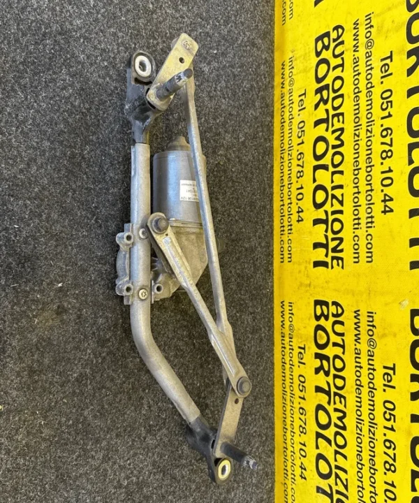 Meccanismo tergiparabrezza con motorino