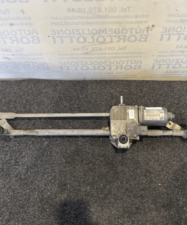 Meccanismo tergiparabrezza con motorino