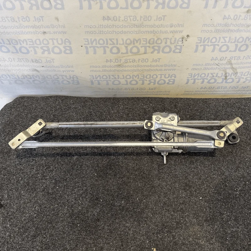 Meccanismo tergiparabrezza con motorino - immagine 4