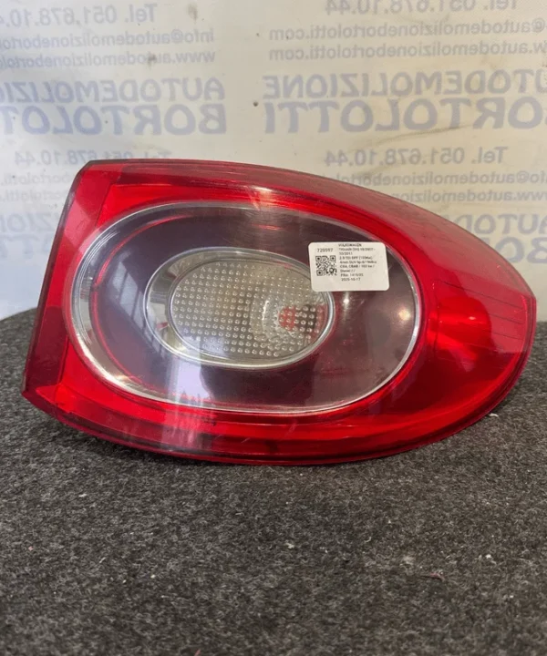 Fanale post. parte est.