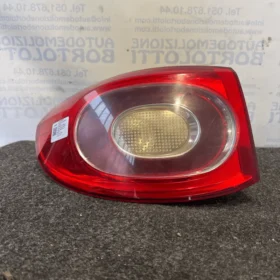 Fanale post. parte est.