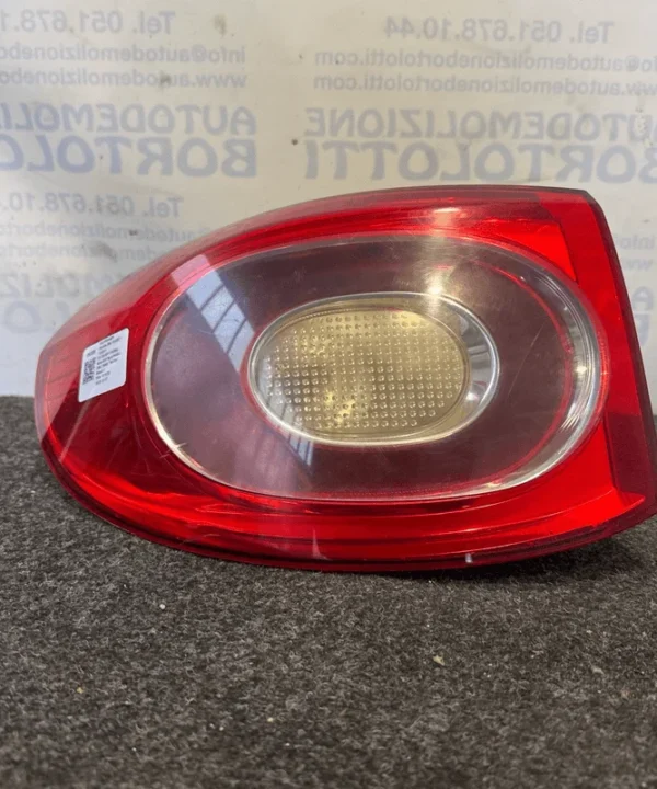 Fanale post. parte est.