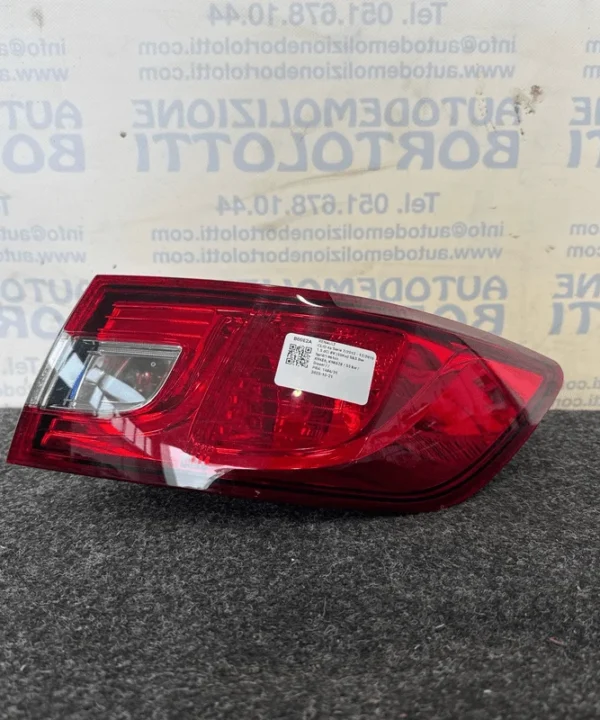 Fanale post. parte est.