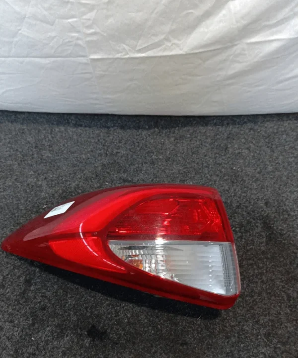 Fanale post. parte est.