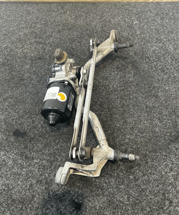 Meccanismo tergiparabrezza con motorino