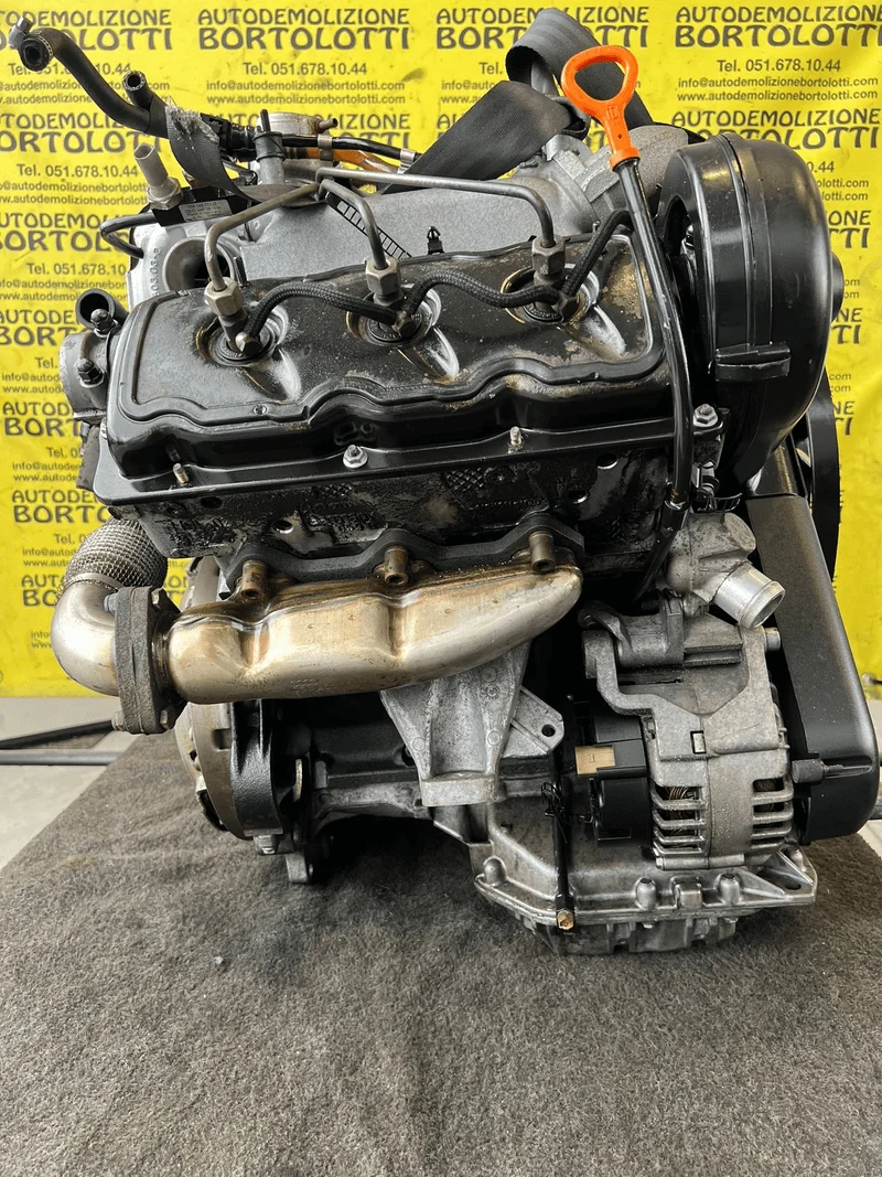 Monoblocco motore con pistoni - immagine 2