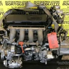 Monoblocco motore con pistoni