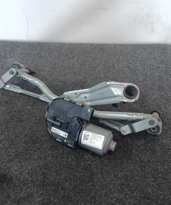 Meccanismo tergiparabrezza con motorino