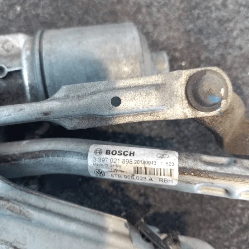 Meccanismo tergiparabrezza con motorino - immagine 5