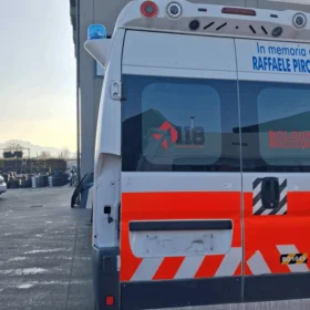 Porta carico post. a battente