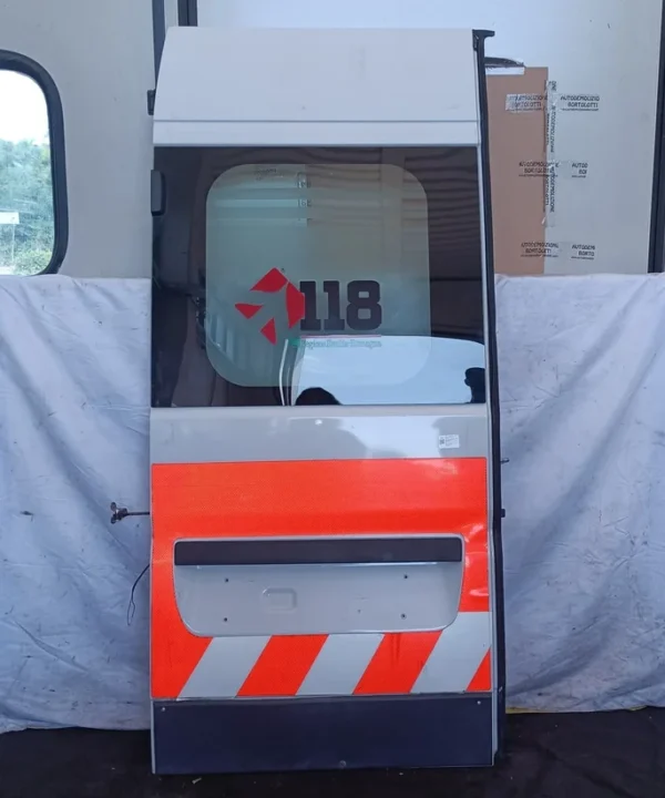Porta carico post. a battente Sinistra