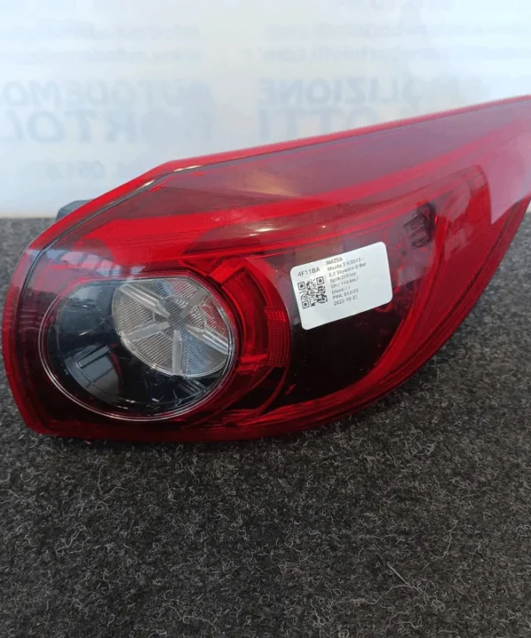 Fanale post. parte est.