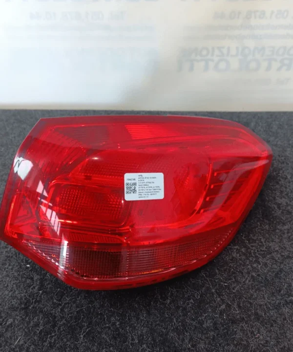 Fanale post. parte est.