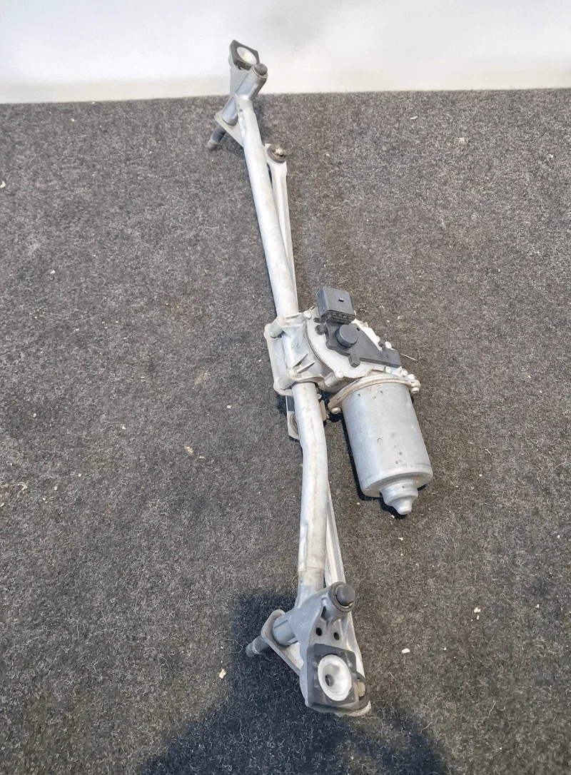 Meccanismo tergiparabrezza con motorino