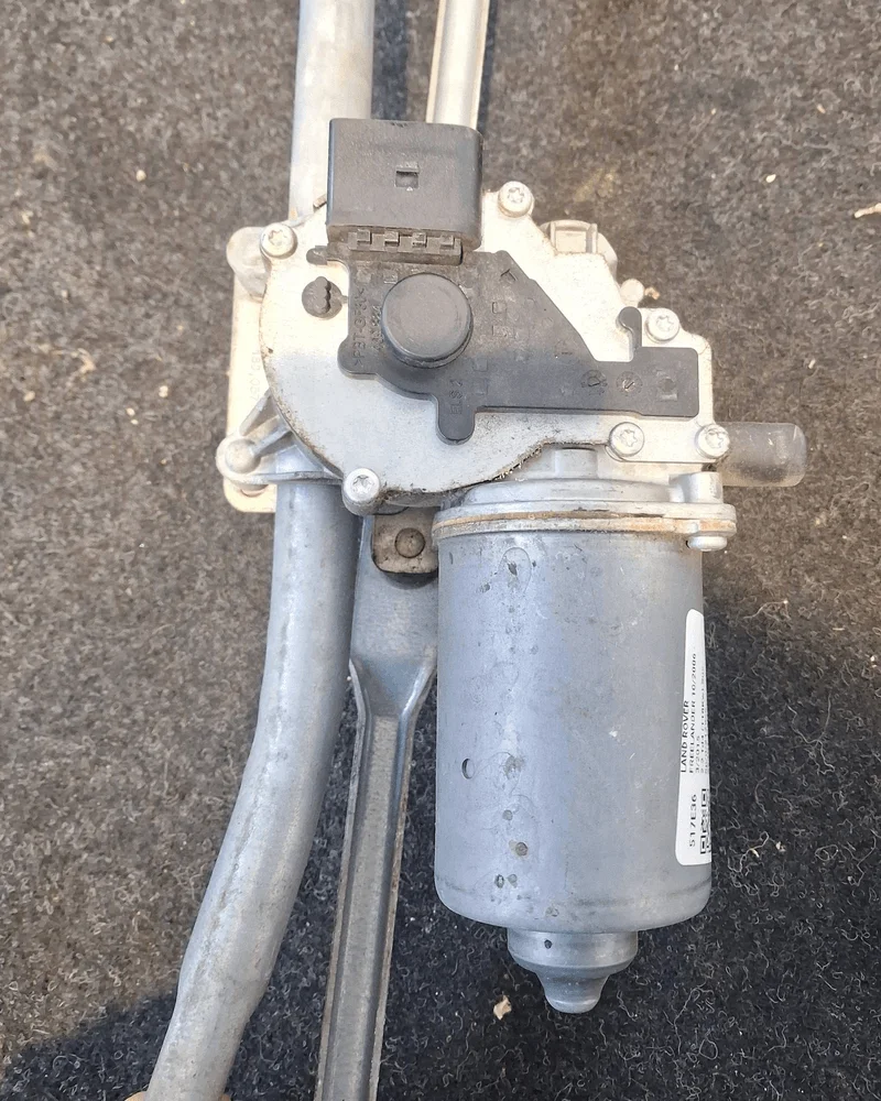 Meccanismo tergiparabrezza con motorino - immagine 3