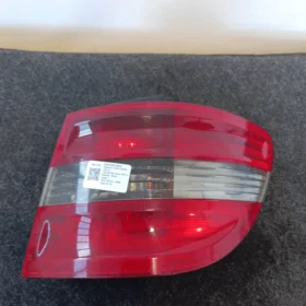 Fanale post. parte est.