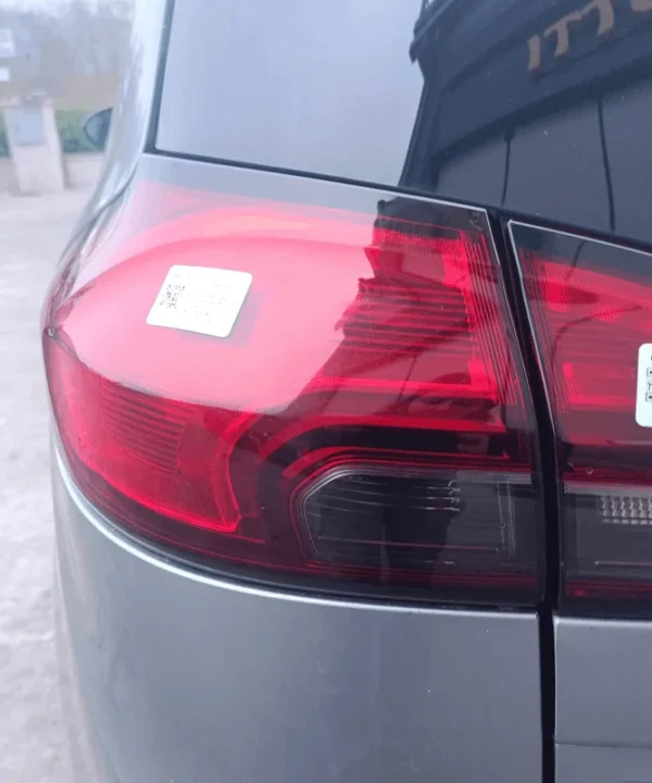 Fanale post. parte est.