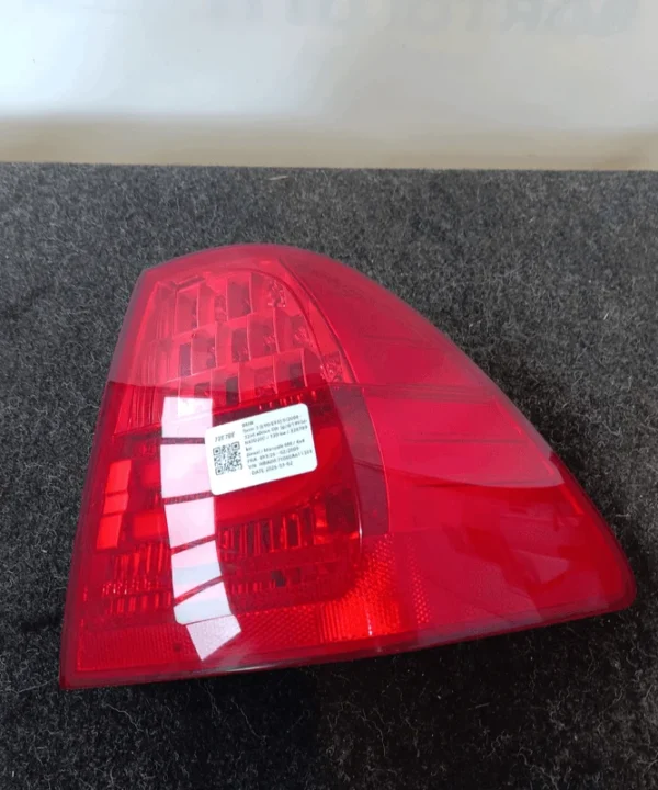 Fanale post. parte est.