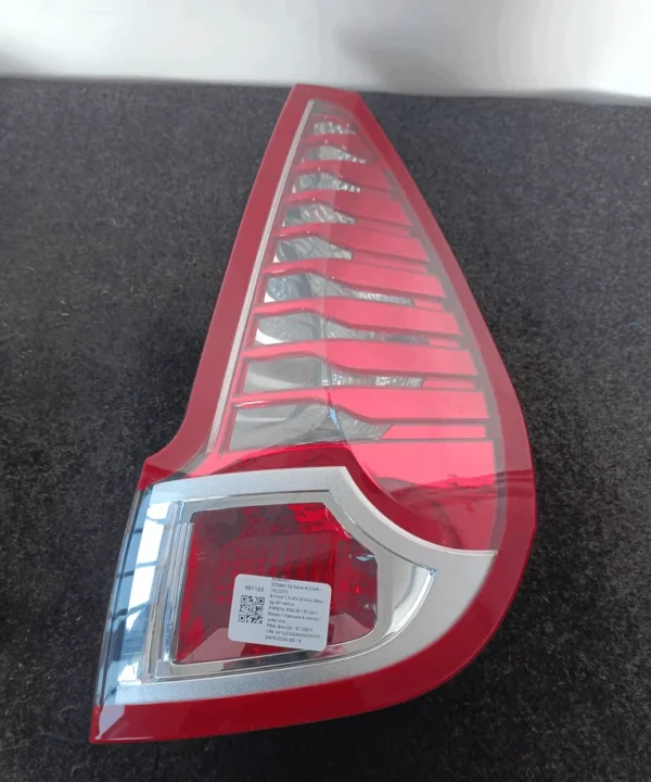 Fanale post. parte est.