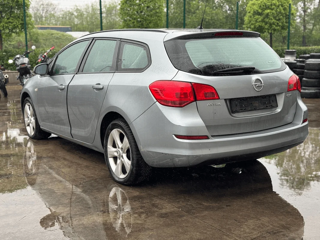 OPEL ASTRA (P10) - immagine 3