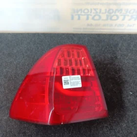 Fanale post. parte est.