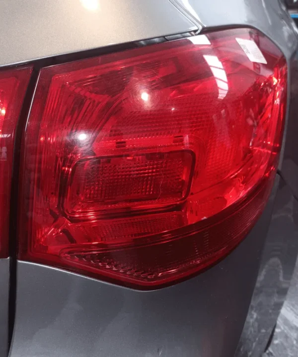 Fanale post. parte est.