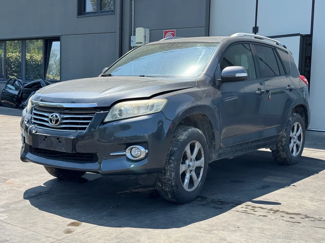 TOYOTA RAV 4 3a Serie