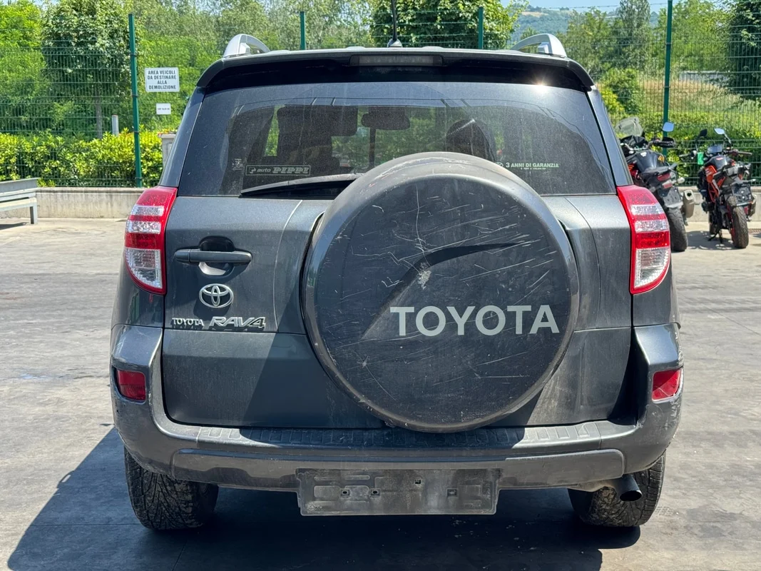 TOYOTA RAV 4 3a Serie - immagine 4