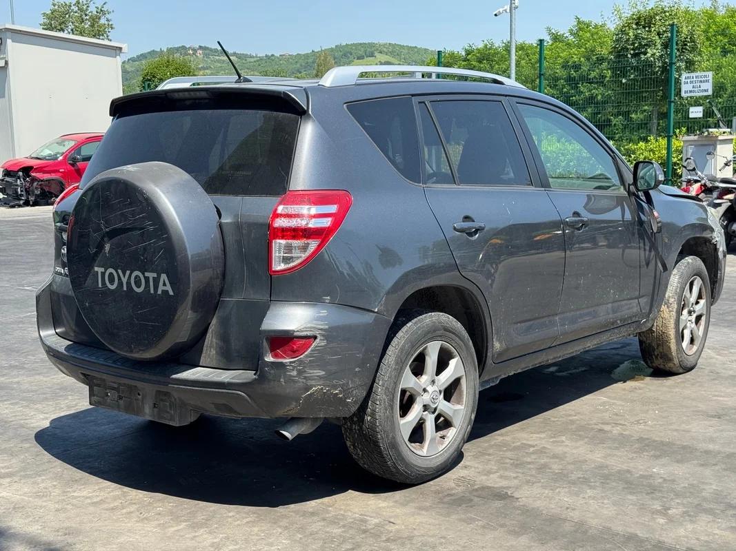 TOYOTA RAV 4 3a Serie - immagine 5