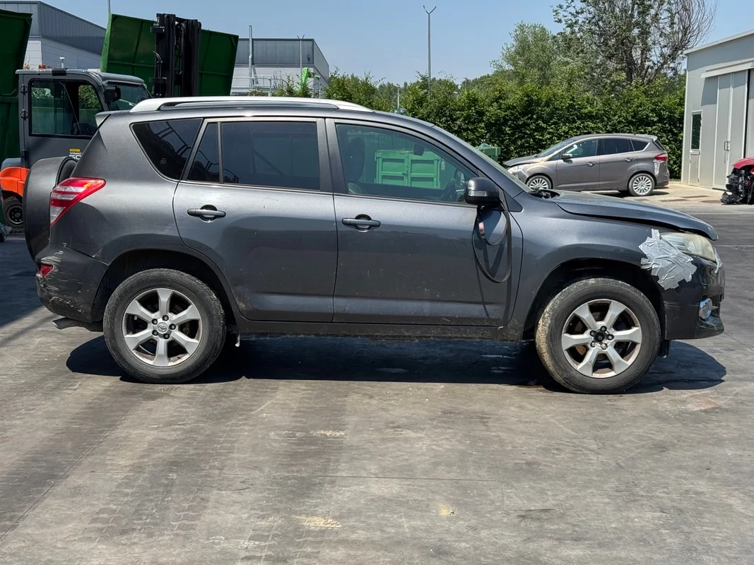TOYOTA RAV 4 3a Serie - immagine 6