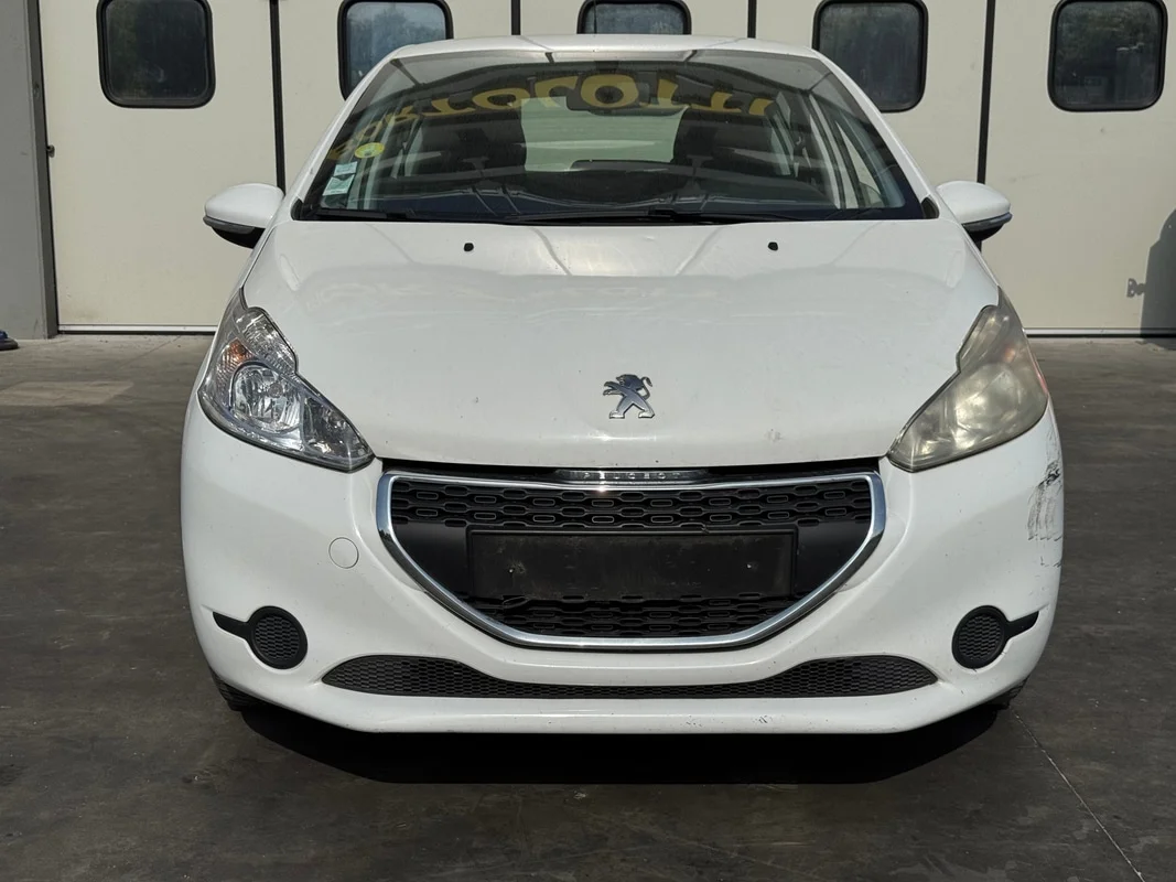 PEUGEOT 208 - immagine 8