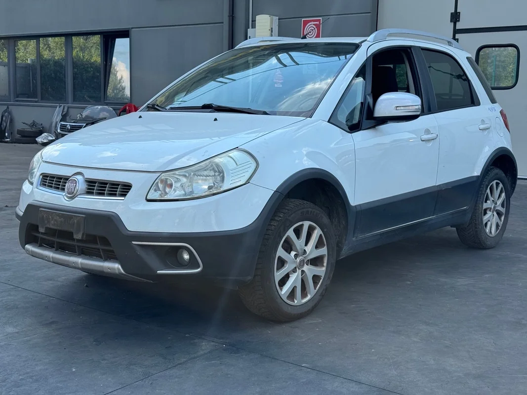 FIAT SEDICI (74)