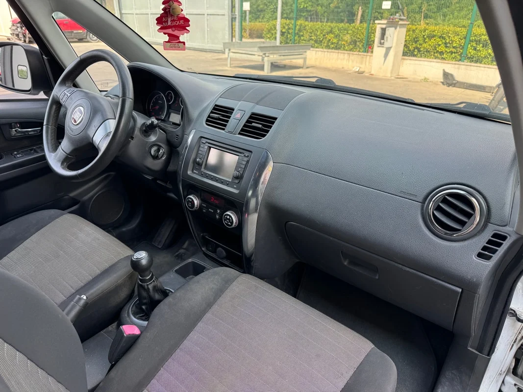 FIAT SEDICI (74) - immagine 9