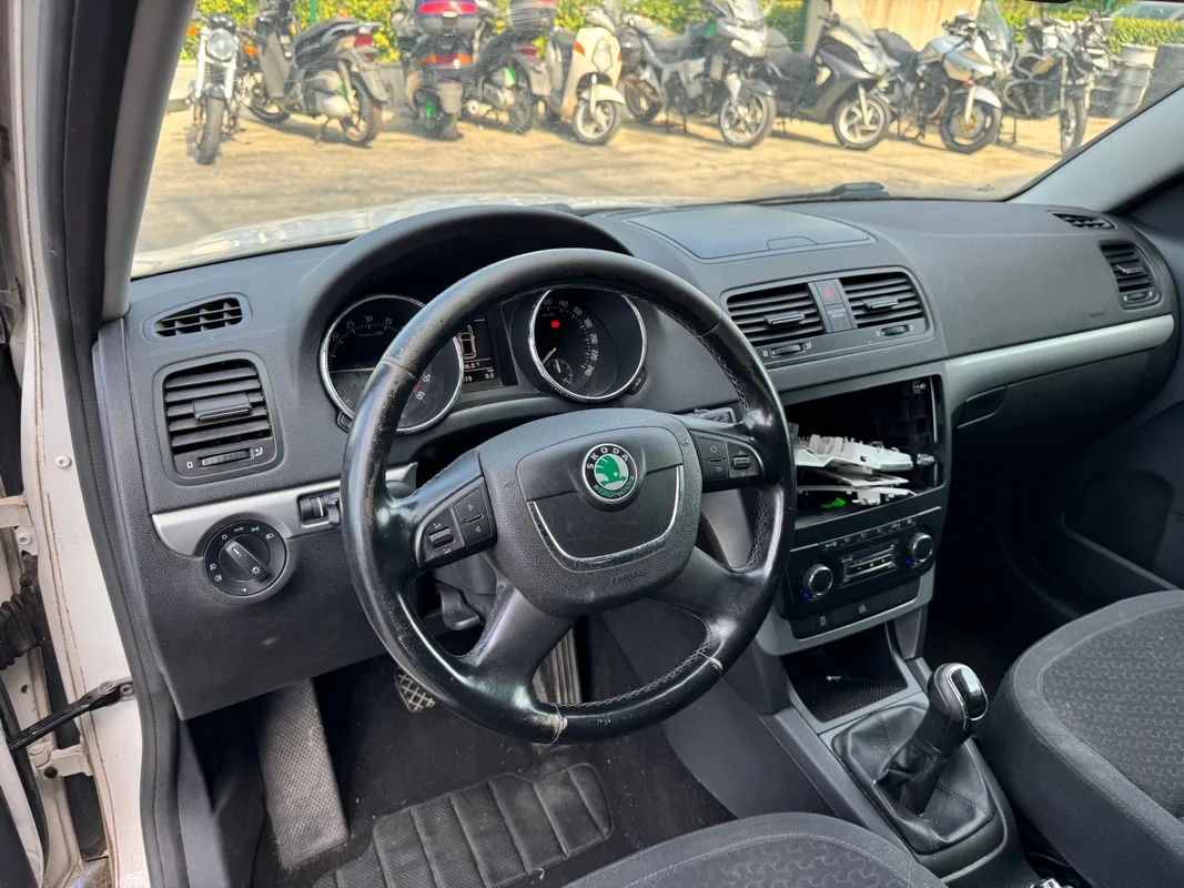 SKODA YETI (5L) - immagine 11