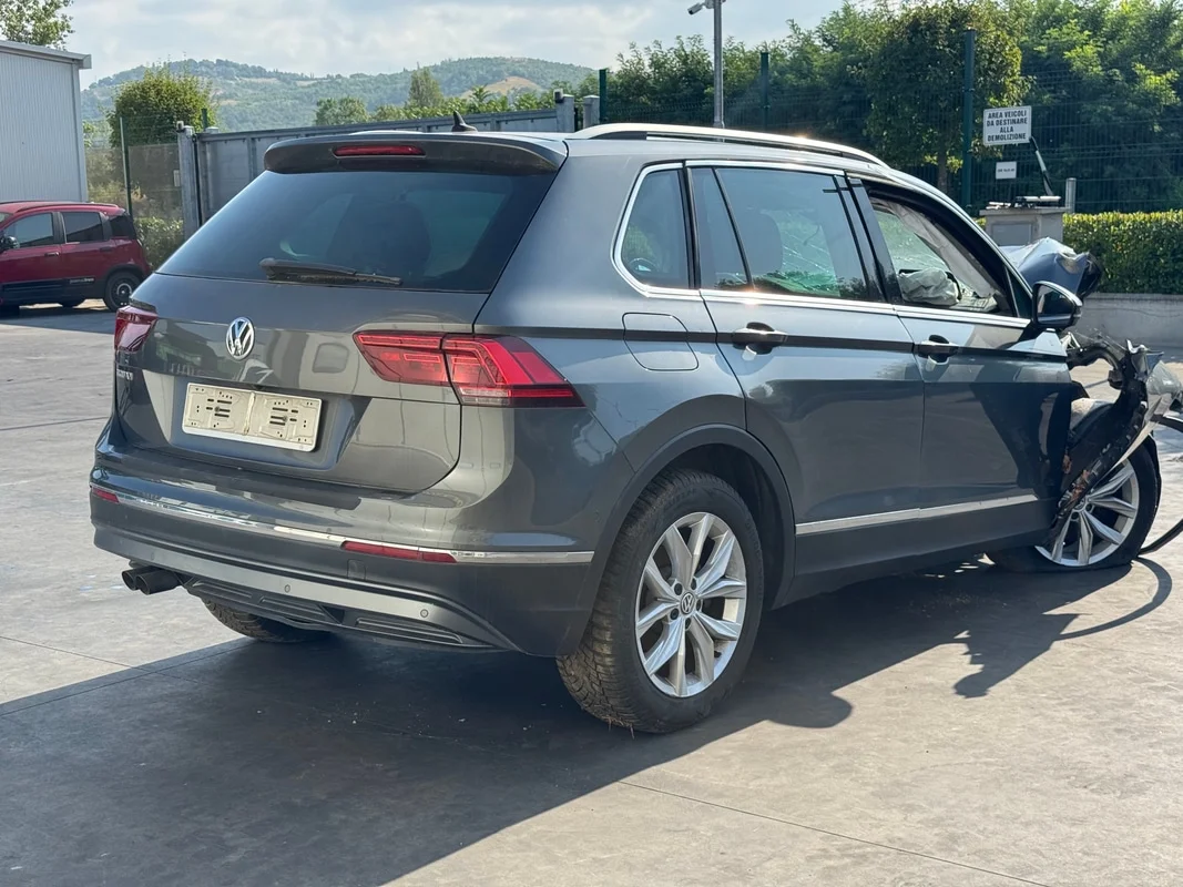 VOLKSWAGEN TIGUAN (AD1) - immagine 4