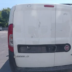 Porta carico post. a battente Sinistra