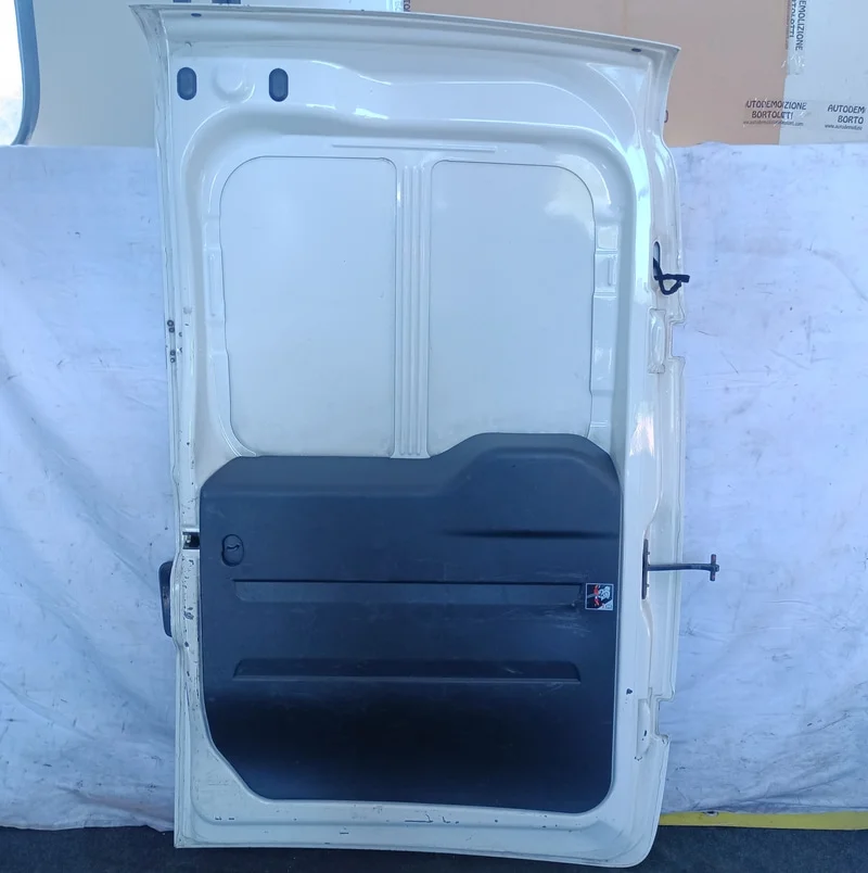 Porta carico post. a battente Sinistra - immagine 8