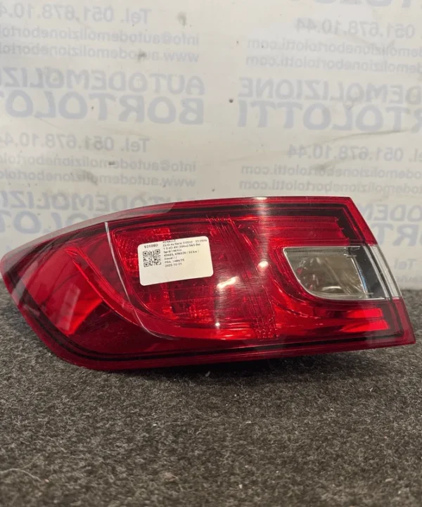 Fanale post. parte est. Sinistra