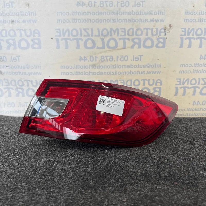 Fanale post. parte est. Destra