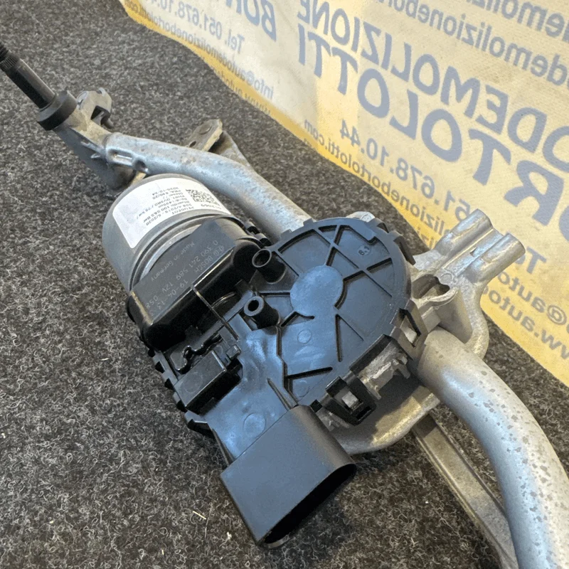 Meccanismo tergiparabrezza con motorino - immagine 3
