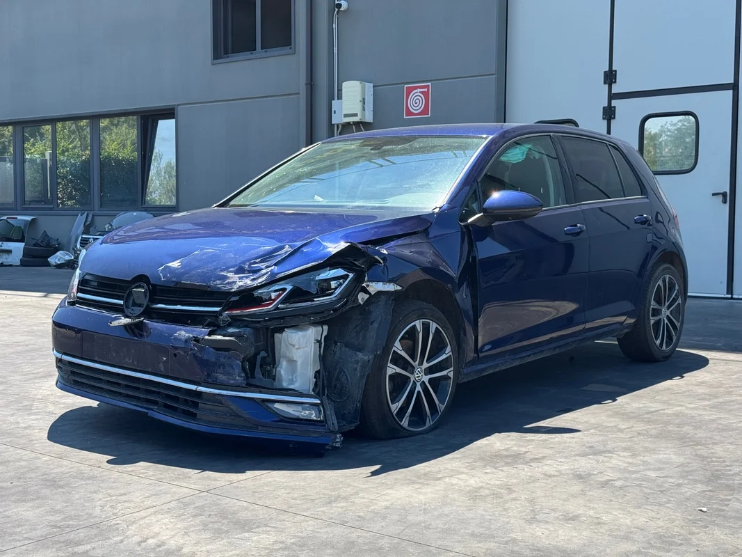 VOLKSWAGEN GOLF (BQ)