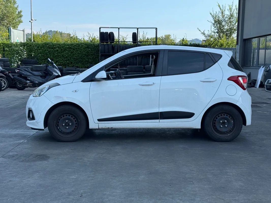 HYUNDAI i10 - immagine 2