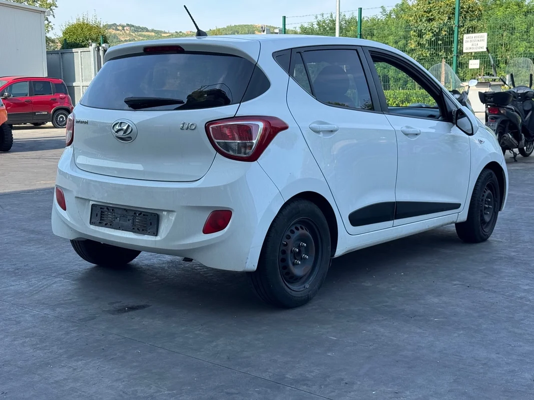 HYUNDAI i10 - immagine 5