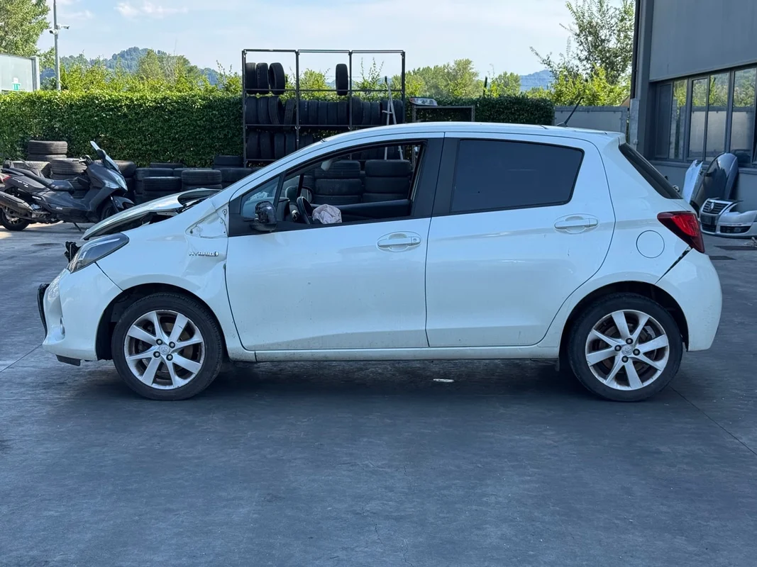 TOYOTA YARIS - immagine 2