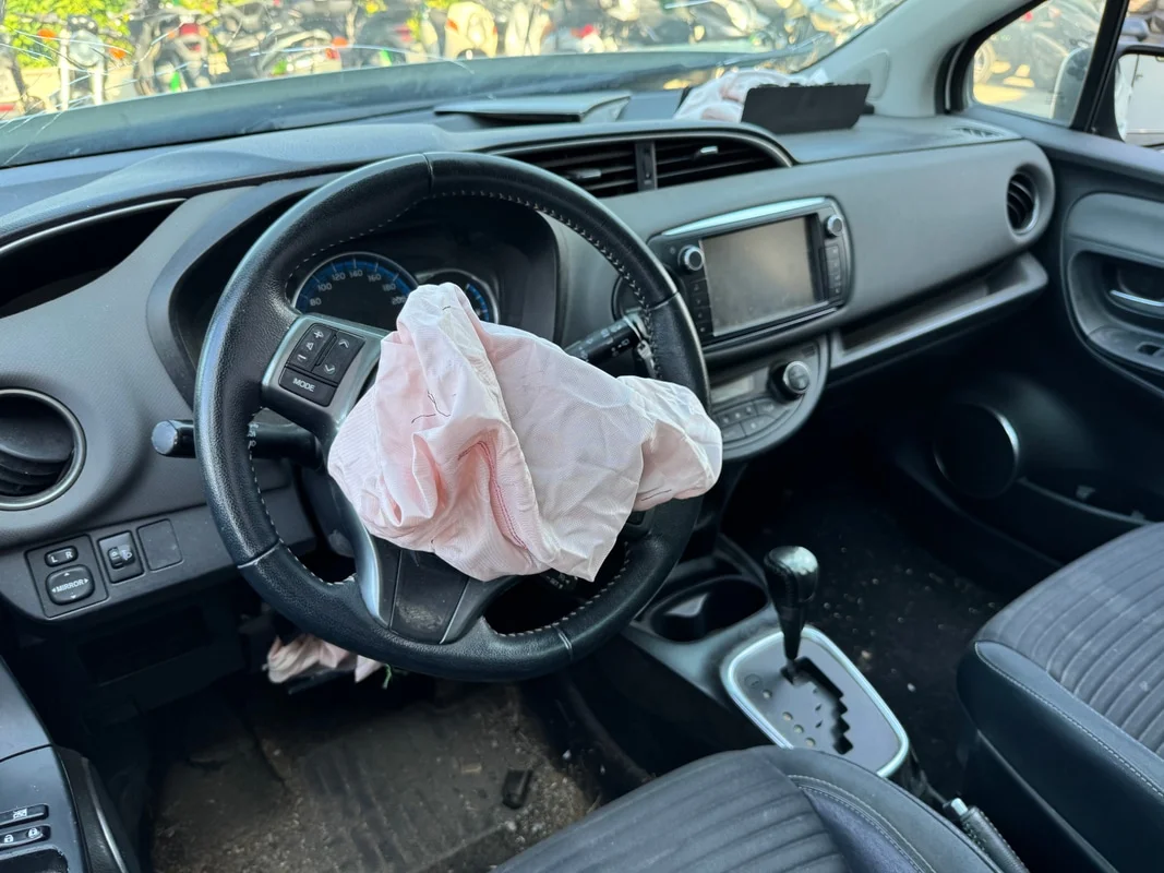 TOYOTA YARIS - immagine 11